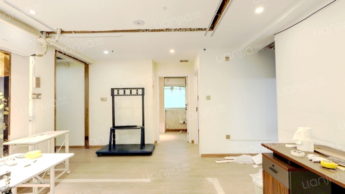 伟诚商务大厦二手房实景图