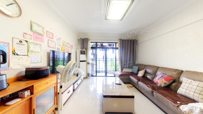 荣泰河庭C区二手房实景图