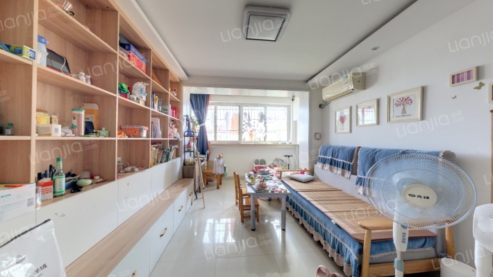 中虹华苑二手房实景图