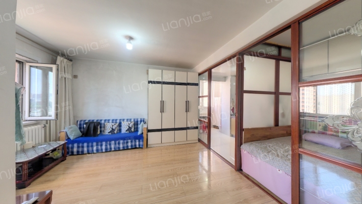 征跃小区二手房实景图