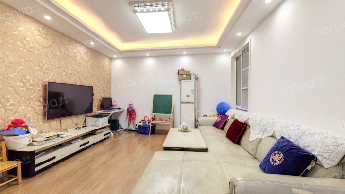 卧龙丽景湾三期二手房实景图