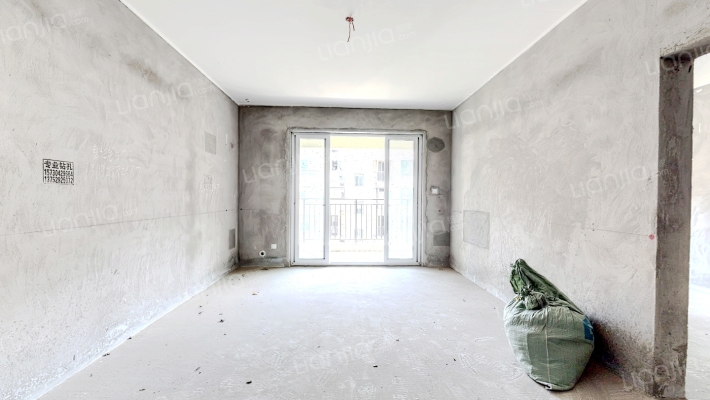 财信中梁华府二手房实景图