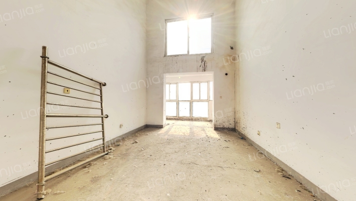 世界名园南区二手房实景图