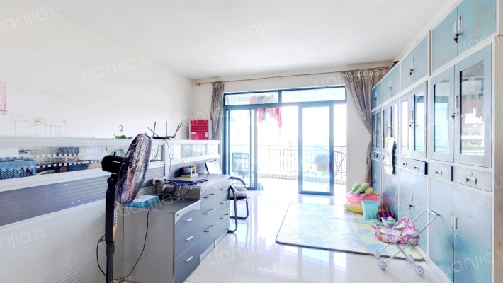 芳菲苑小区二手房实景图