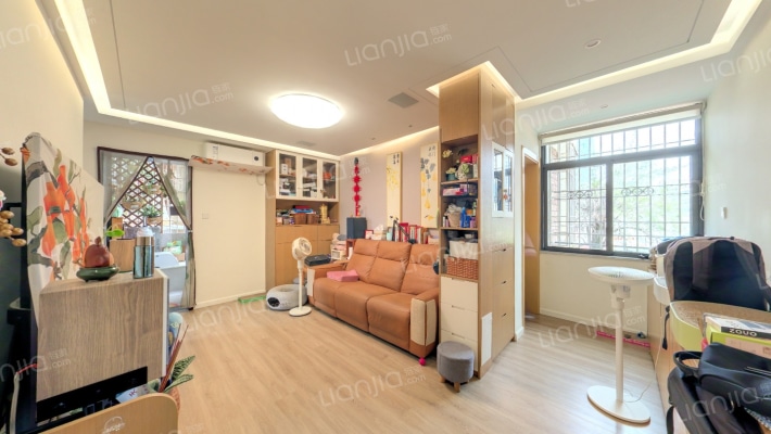 华新路老别墅二手房实景图