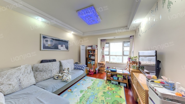 荣盛阿尔卡迪亚二手房实景图