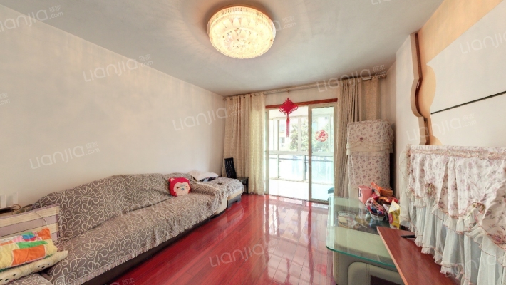 蓝天碧水新世界二手房实景图