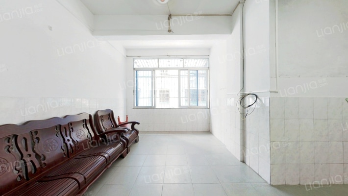 跃华路493号二手房实景图