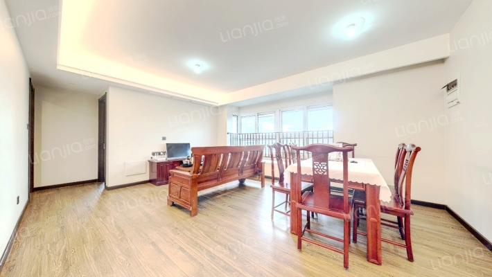 翡翠河滨雅苑二手房实景图