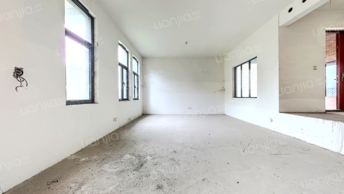 中海峰墅二手房实景图