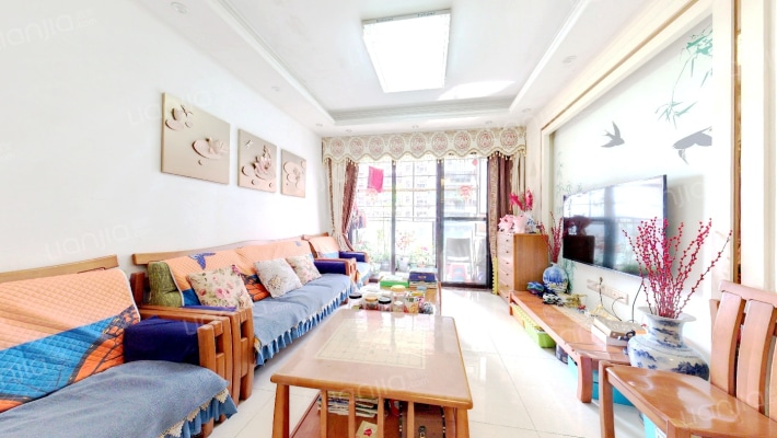 星河丹堤C区二手房实景图