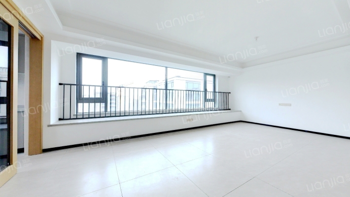 揽月臻翠府二手房实景图