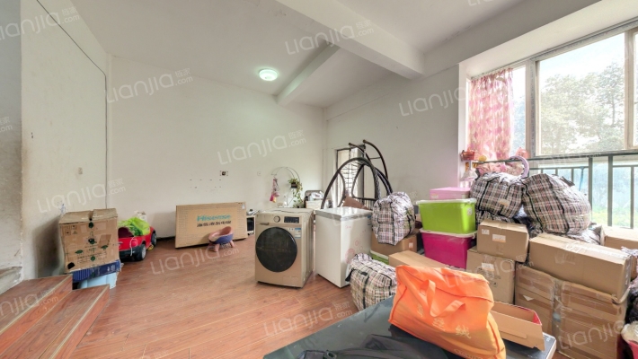 鸿泰名园二手房实景图