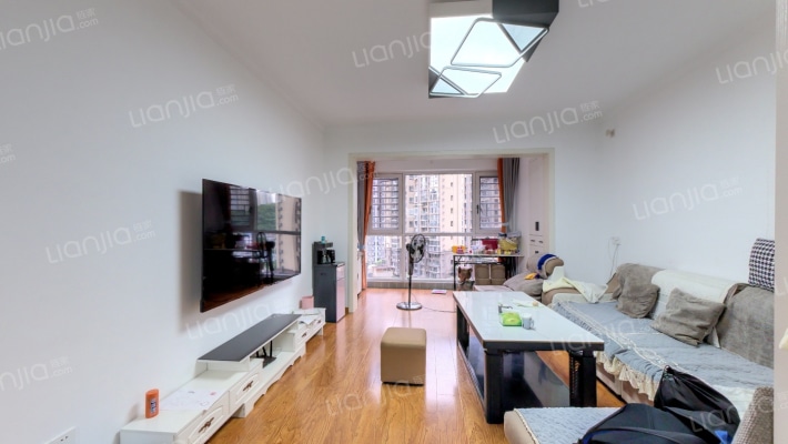 保利凤凰湾C区二手房实景图