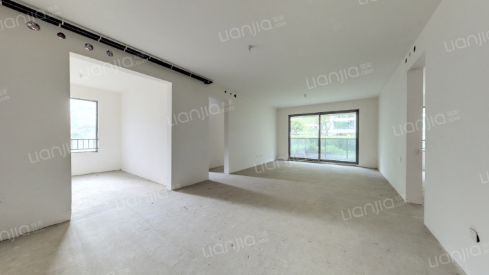 中南樾府二手房实景图