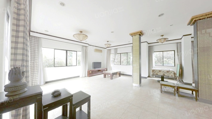 高尔夫山庄D区二手房实景图