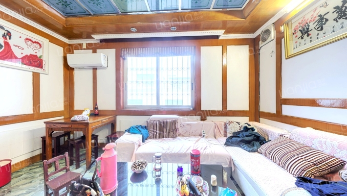 府东新村二手房实景图