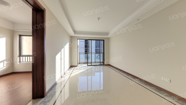 里城樾公馆二手房实景图