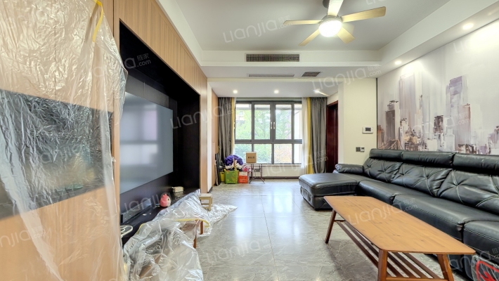 融创唐顿庄园二手房实景图