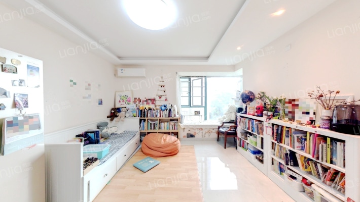 鸿景湾名苑二手房实景图