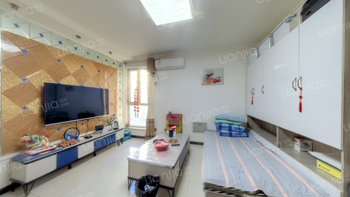 水印莱茵二手房实景图