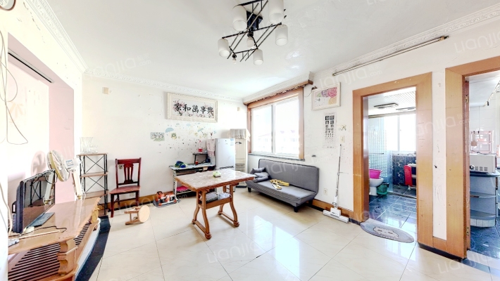 龙威新村二手房实景图