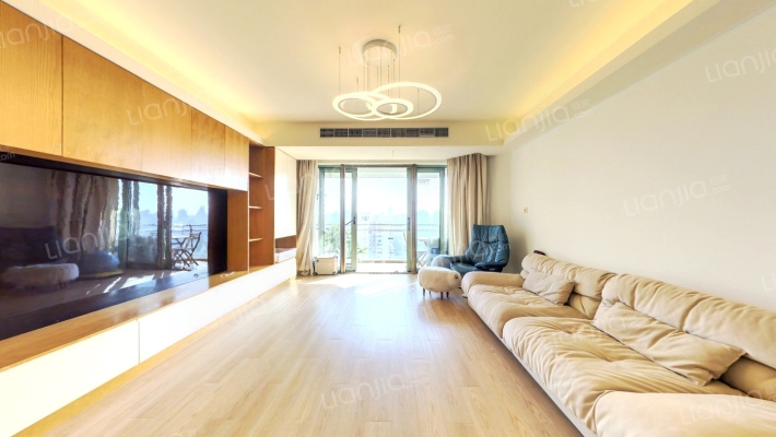 嘉里华庭二手房实景图