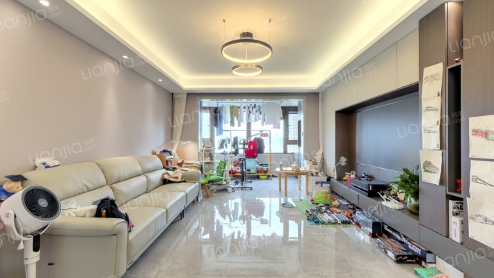 德盈龙华国际广场二手房实景图