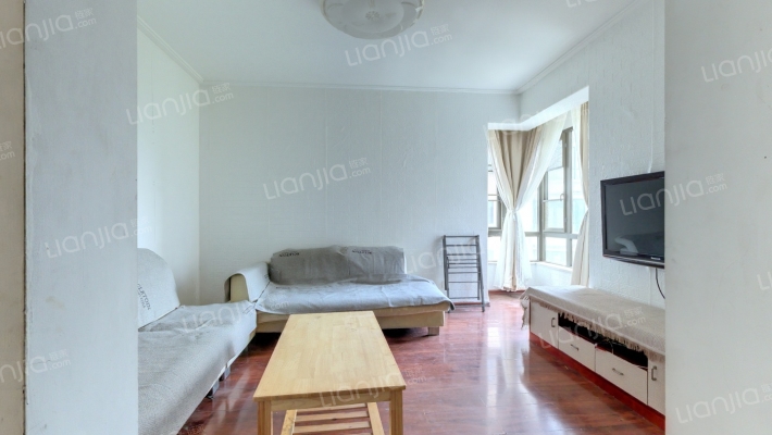 外滩棕榈泉二手房实景图