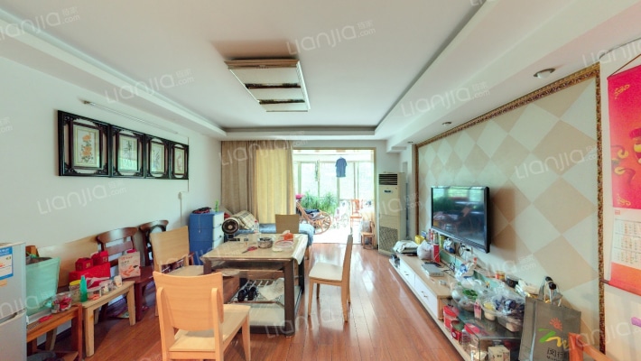 金色比华利二手房实景图