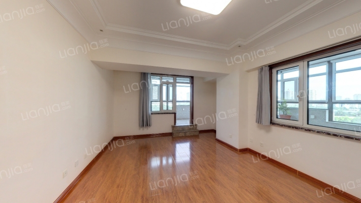 塞纳公馆二手房实景图