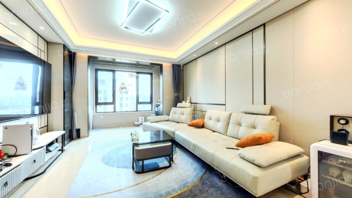 绿地海珀云翡二手房实景图