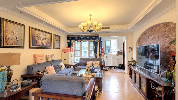 爱加欧郡2期二手房实景图