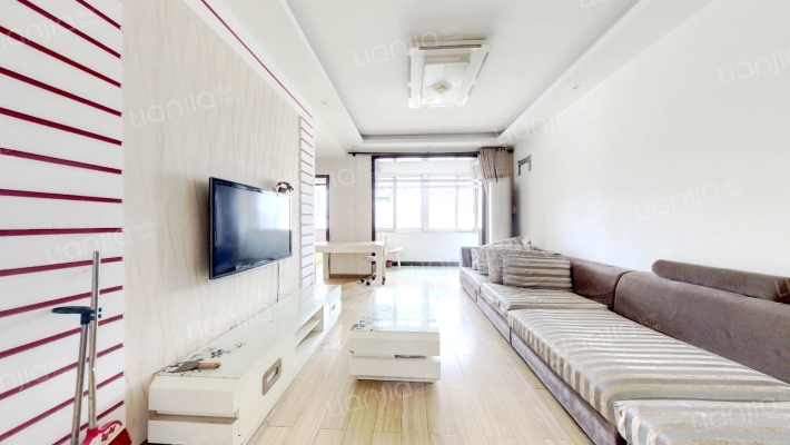 中鼎翡翠二手房实景图