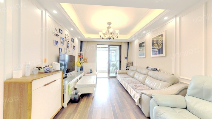 世茂锦绣长江五期二手房实景图