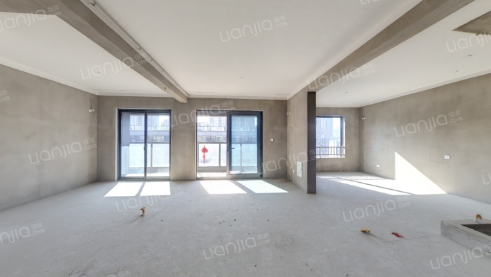 卓越维港二手房实景图