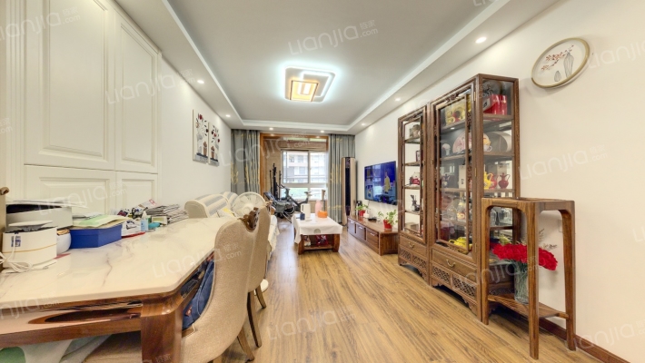 佘北家园秀雅苑二手房实景图