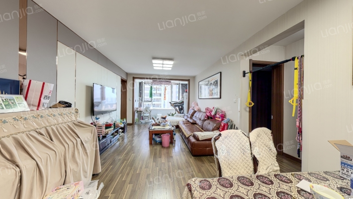 万科翡翠公园二期二手房实景图