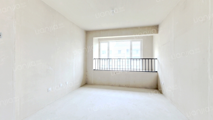 绿城·湖畔和庐二手房实景图