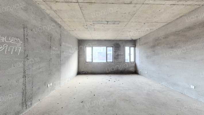 艾美潇湘二手房实景图