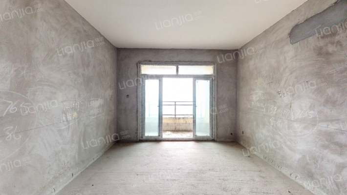 荧鸿艾坪山1号二手房实景图