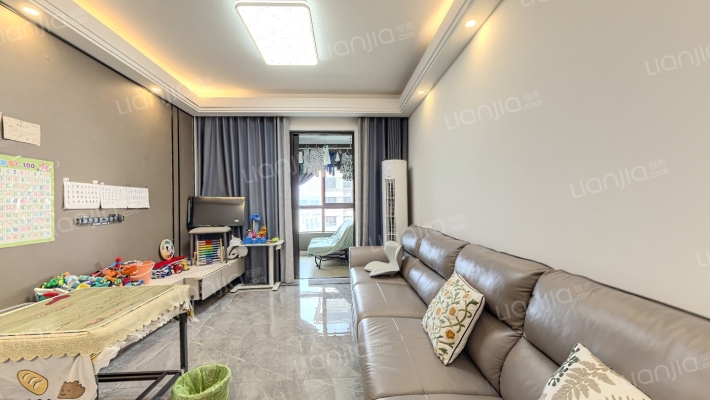 重庆融创文旅城御华二手房实景图