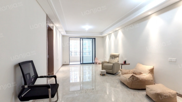 保利香颂三期二手房实景图