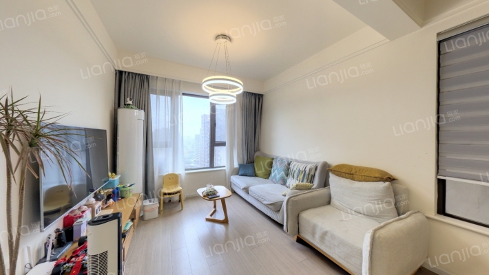 绿地城二手房实景图