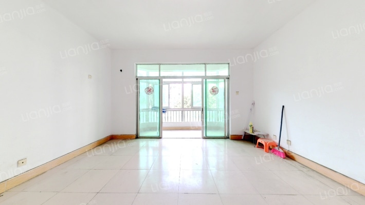 新龙岗花园北区二手房实景图