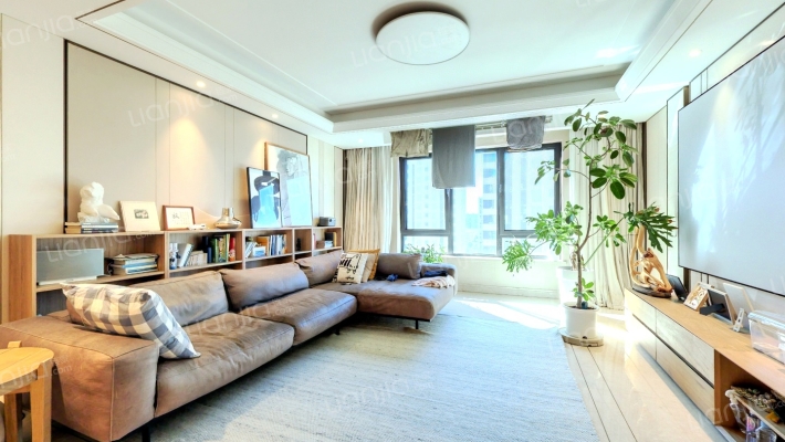 绿地海珀云翡二手房实景图