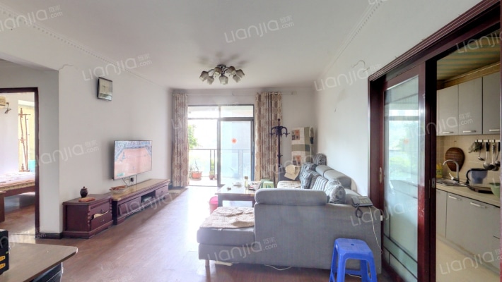 宝嘉江枫美岸小区二手房实景图