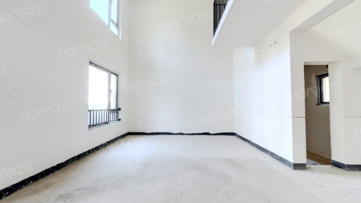 俊峰山万里二手房实景图