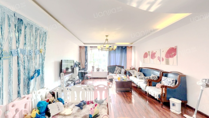 蓝钻名贵花园二手房实景图