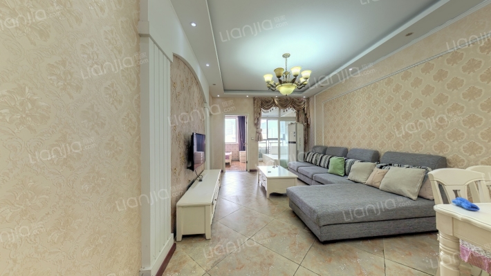 典雅龙海港湾二手房实景图